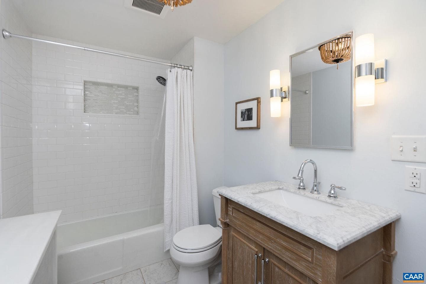 902 Saint Clair Ave photo 22