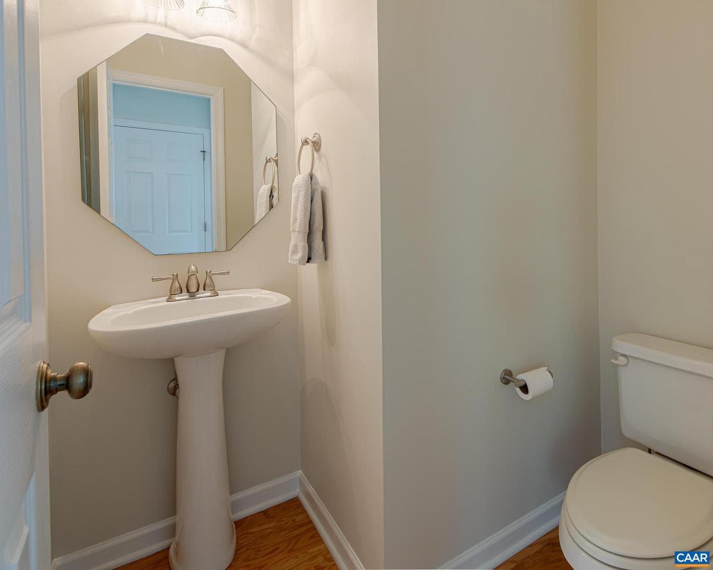 3244 Timberwood Pkwy photo 9