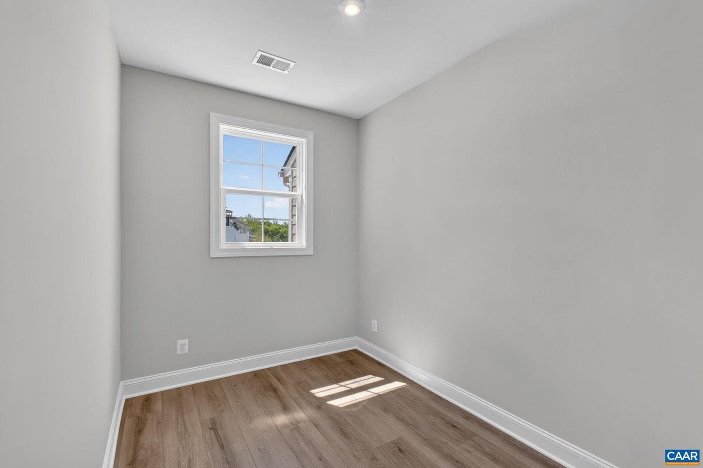 1392 Marcella St photo 35
