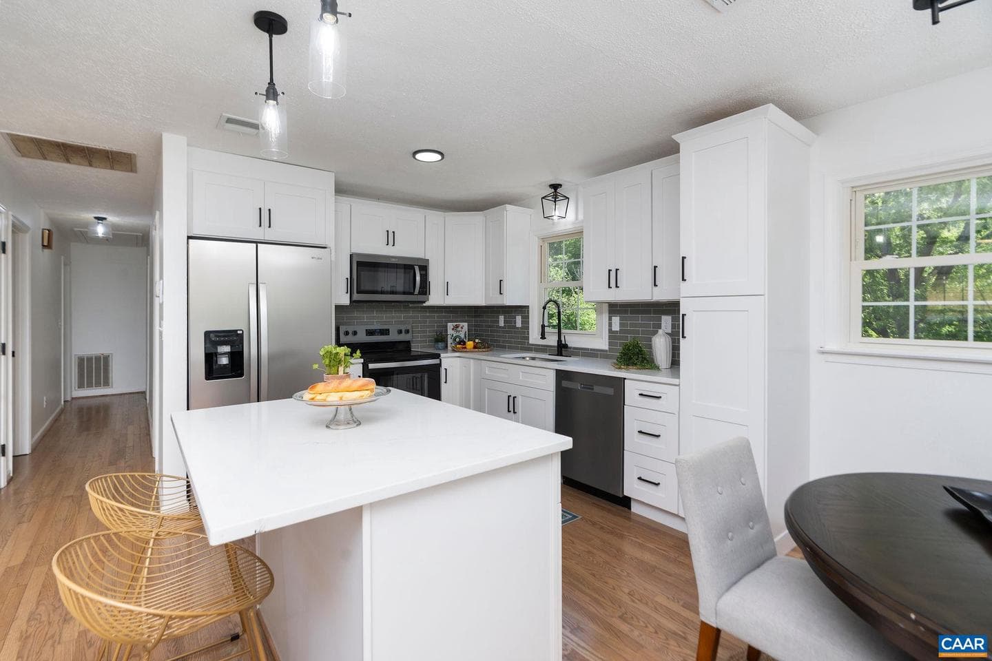 2208 Banbury St photo 13