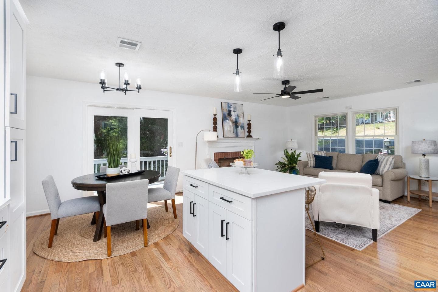2208 Banbury St photo 8