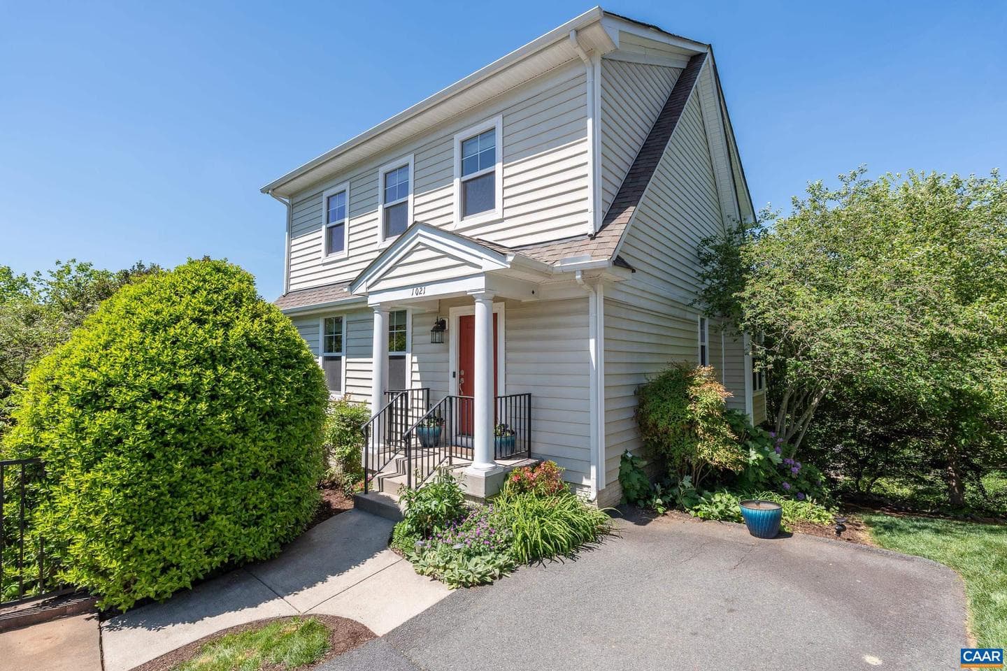 1021 Ridge St photo 3