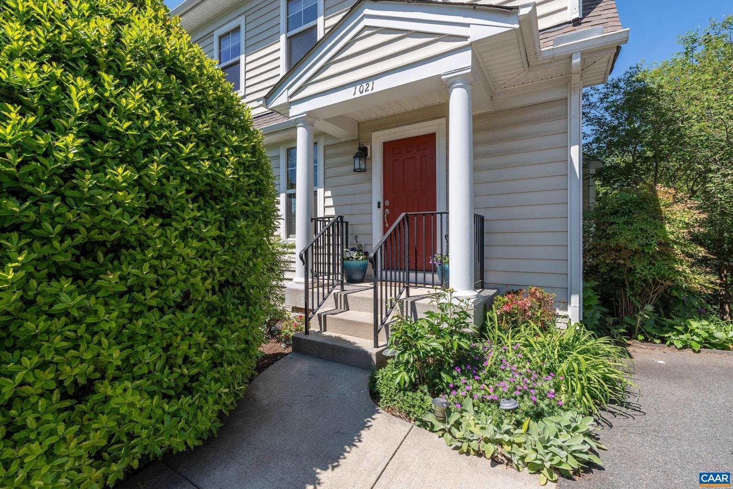 1021 Ridge St photo 4