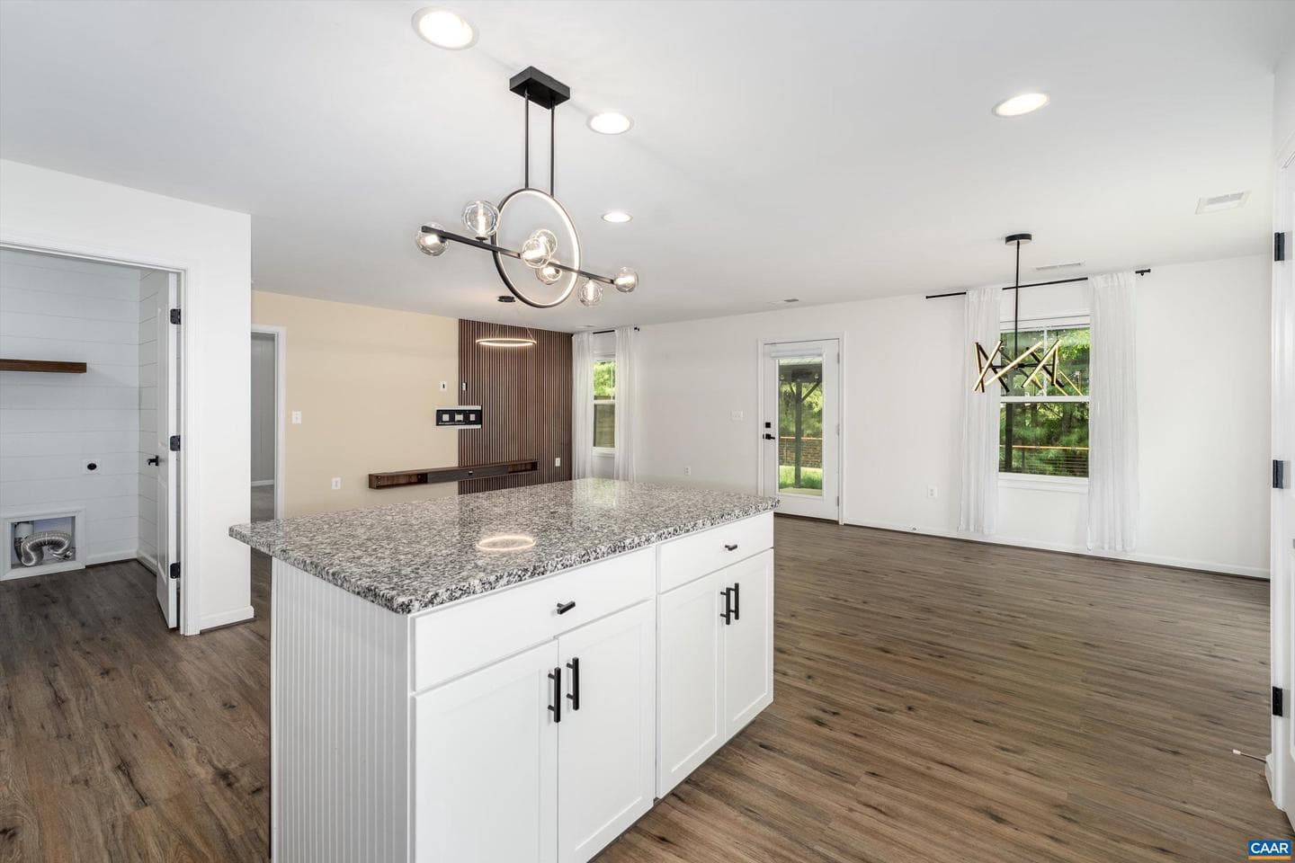 241 Vine St photo 16