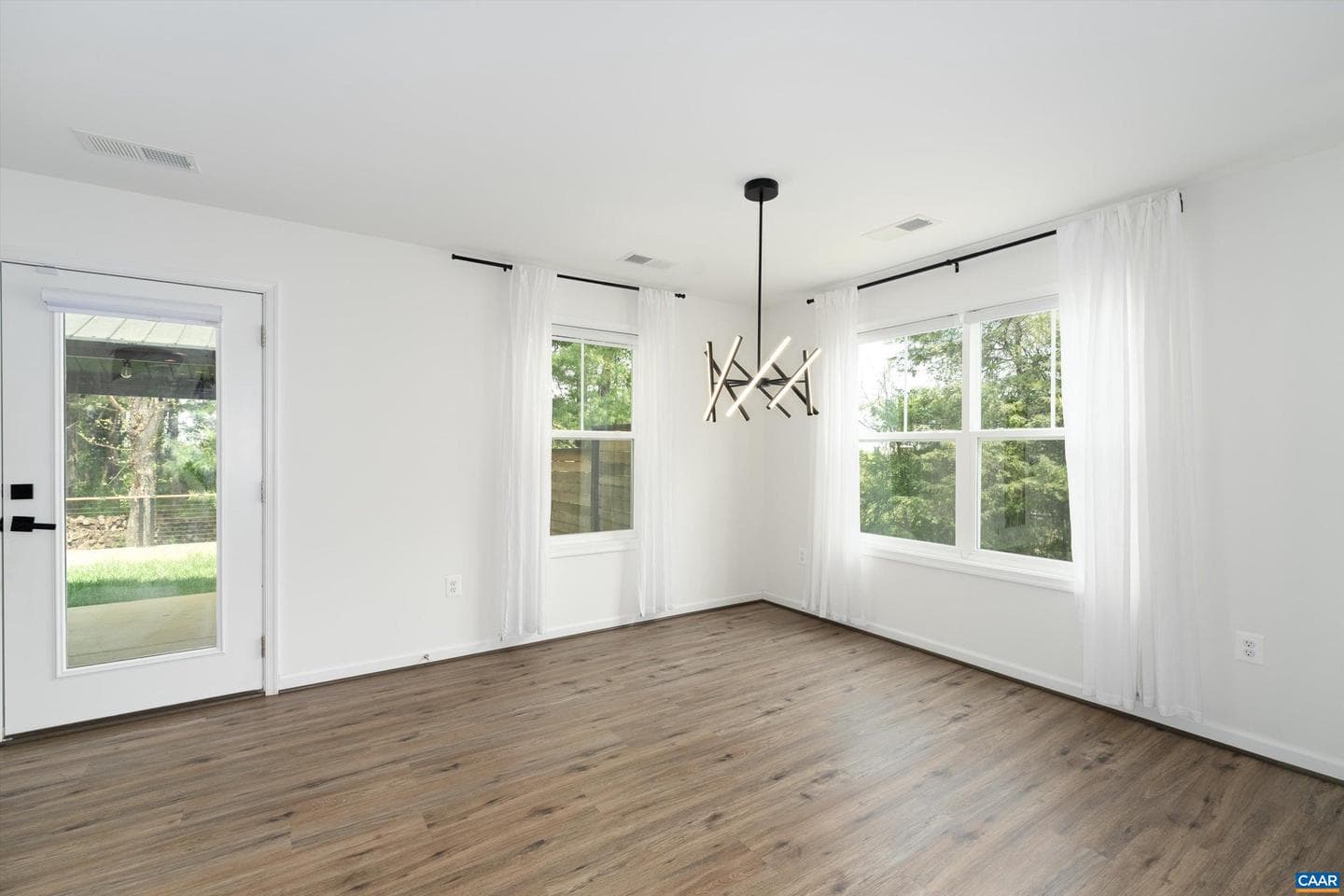 241 Vine St photo 17