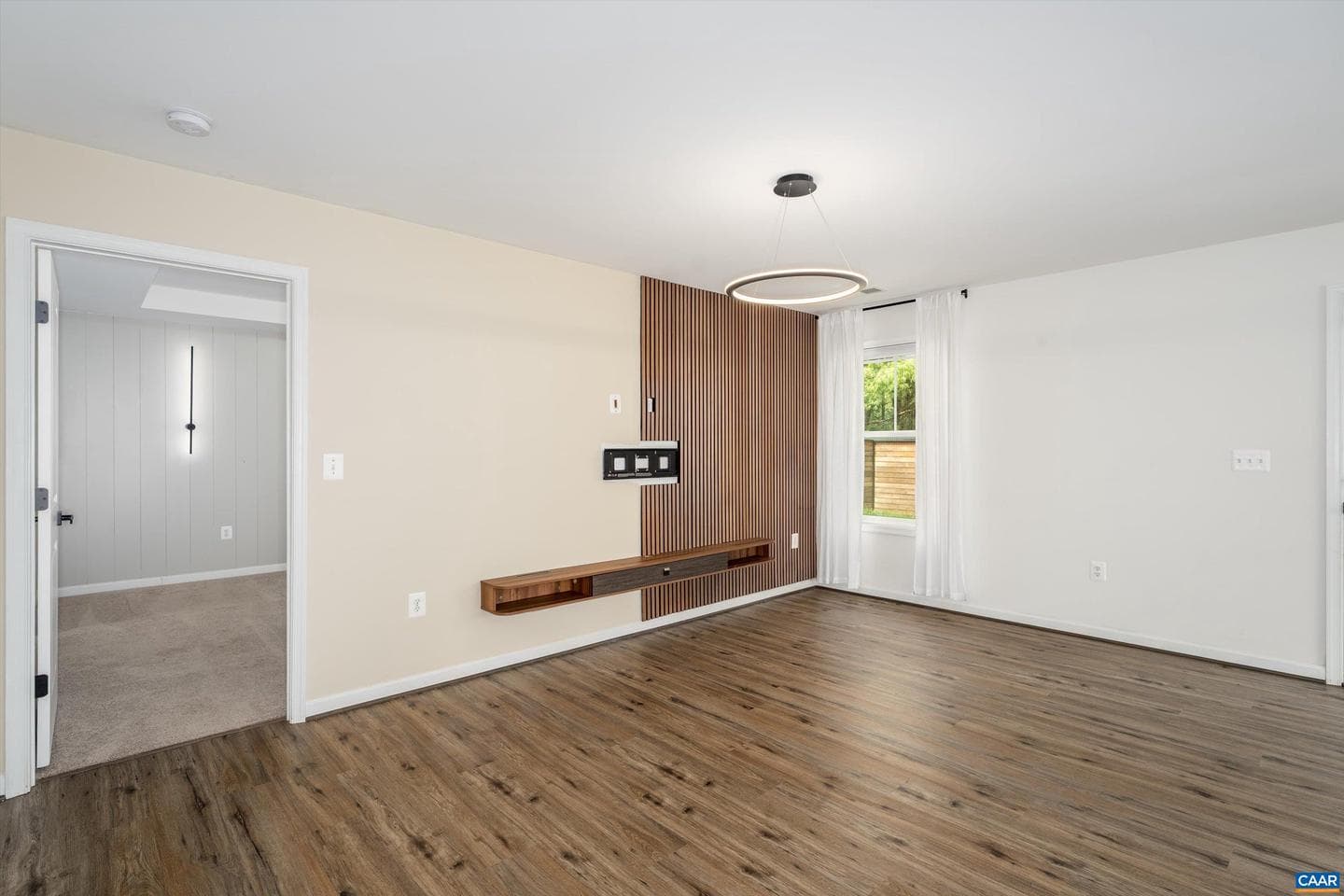 241 Vine St photo 23