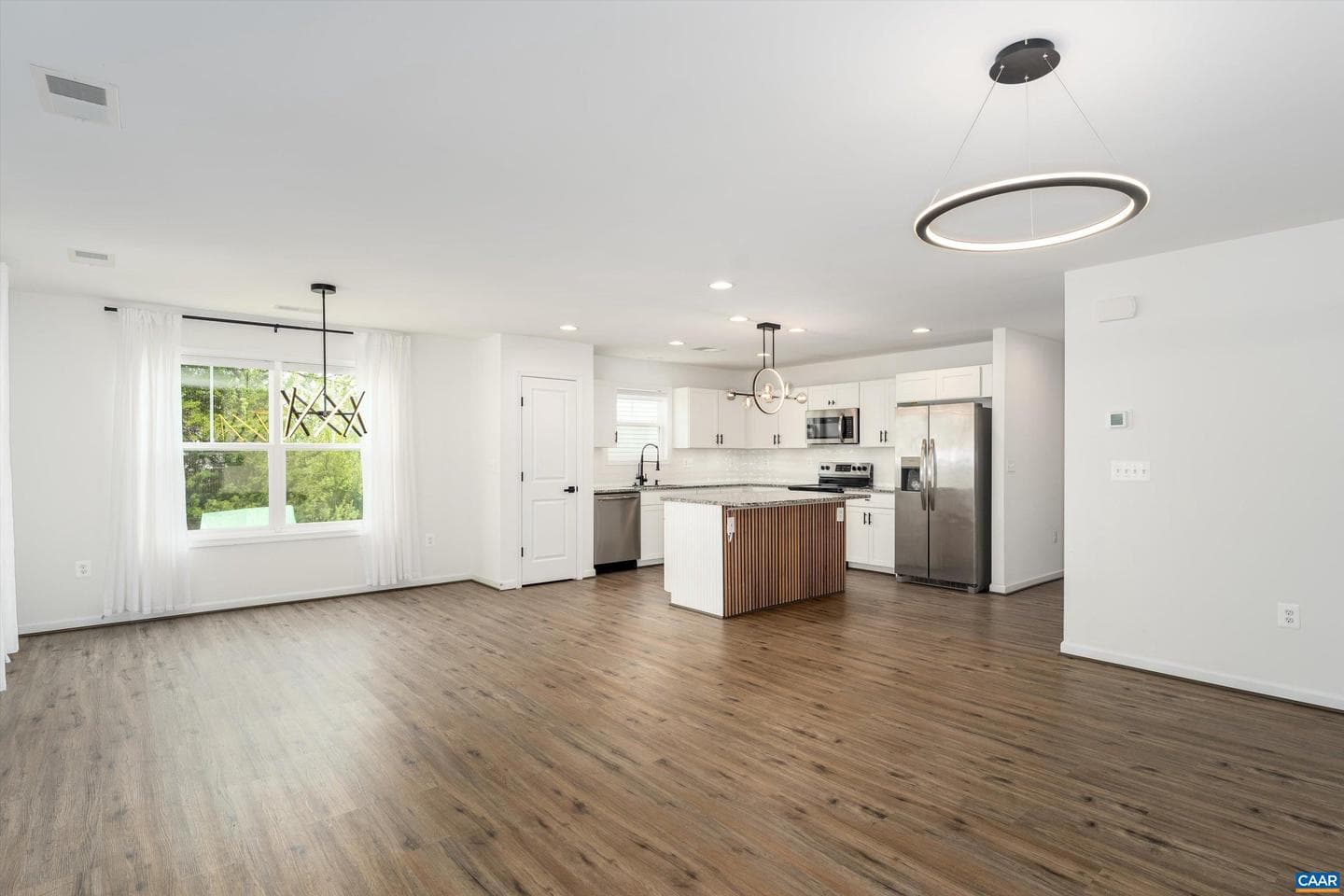 241 Vine St photo 24