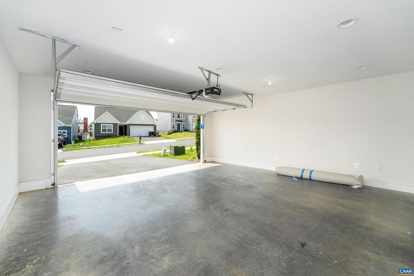 241 Vine St photo 39