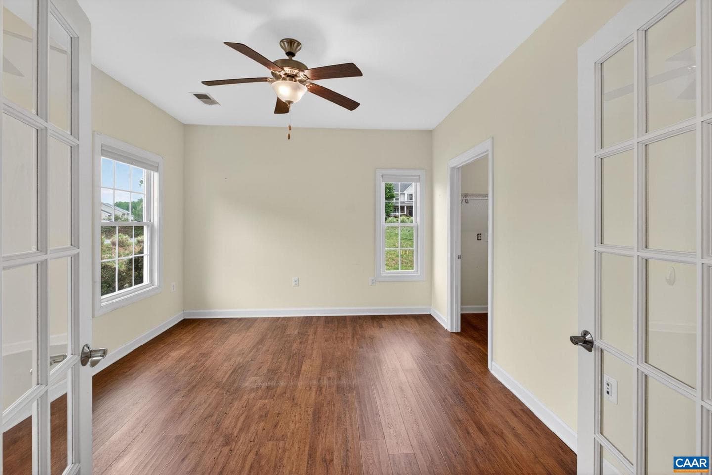 34 Virginia Ave photo 7