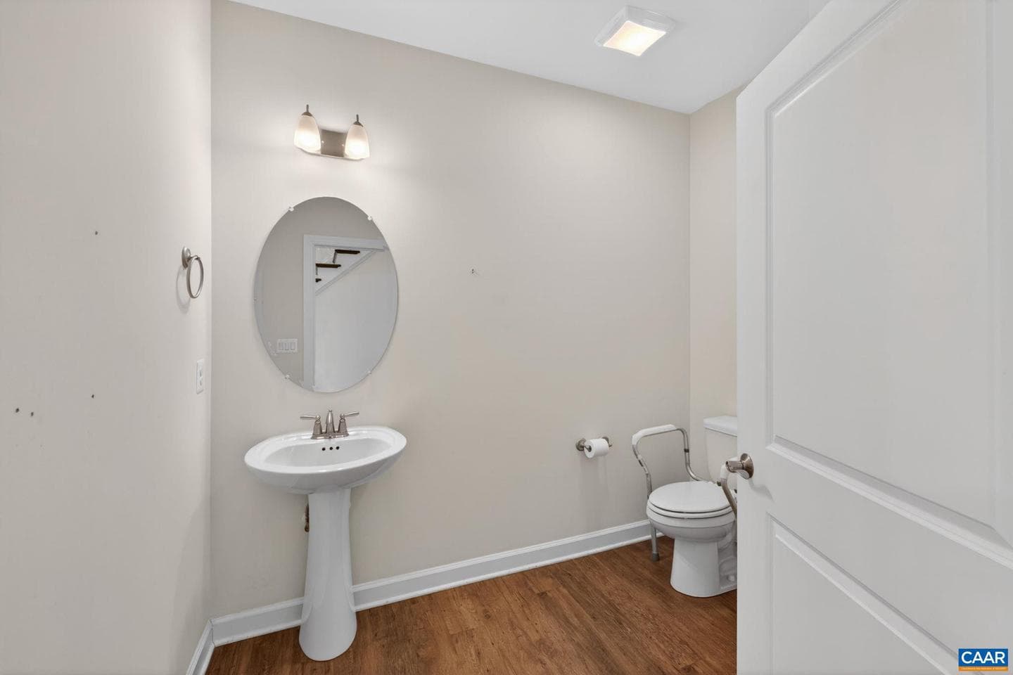 34 Virginia Ave photo 8