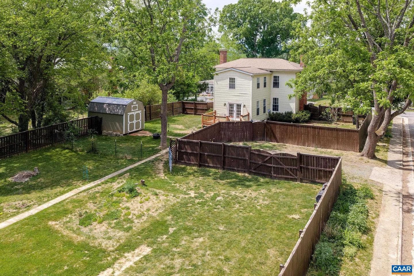 321 East St photo 59