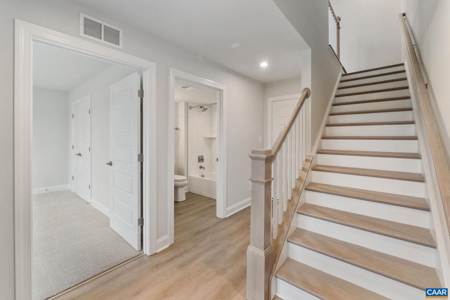 3615 Hilah Ln photo 7