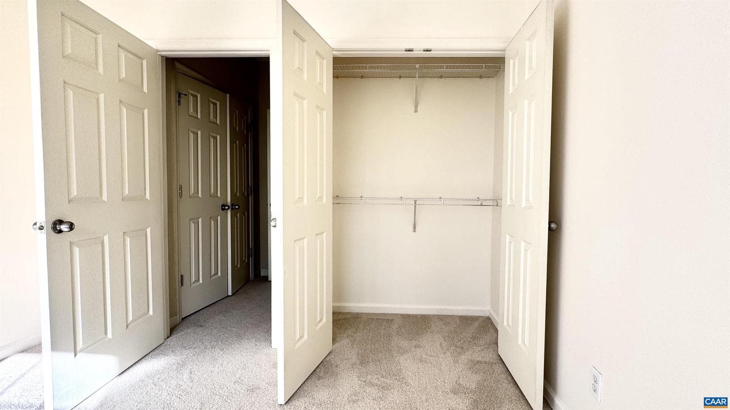 300 Riverbend Dr #2a photo 19