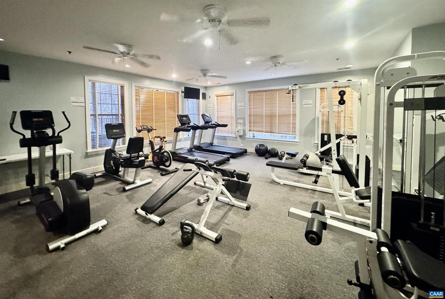 300 Riverbend Dr #2a photo 29