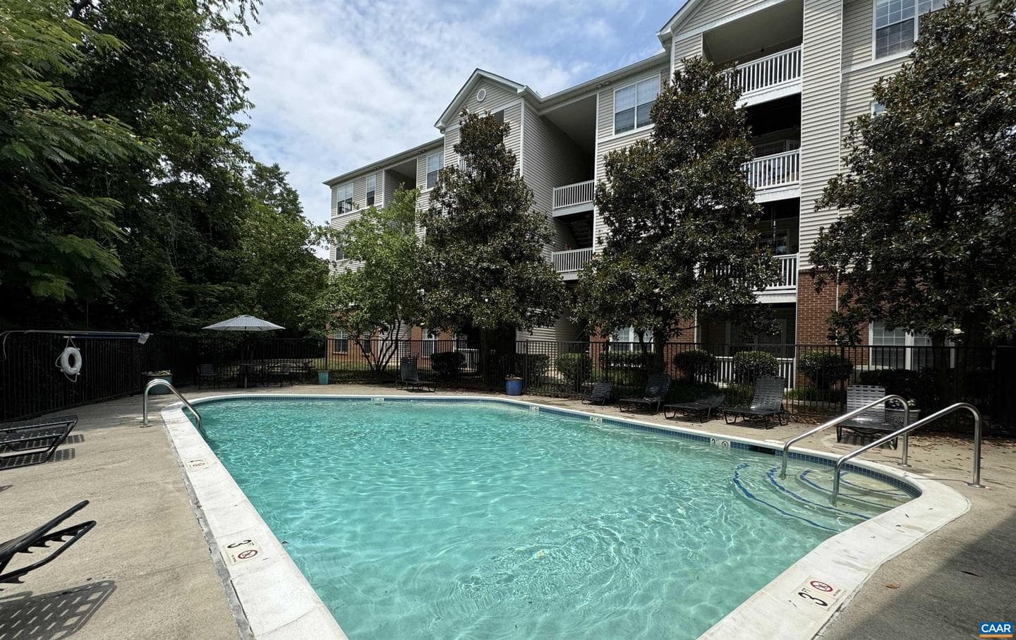 300 Riverbend Dr #2a photo 31