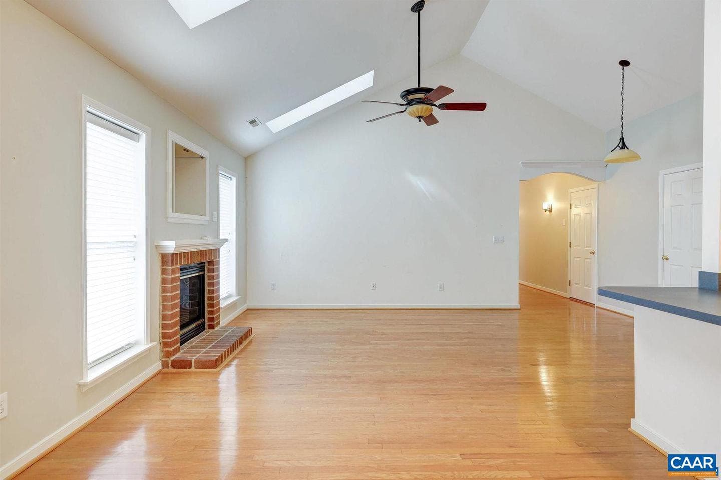 685 Courtyard Ct photo 14