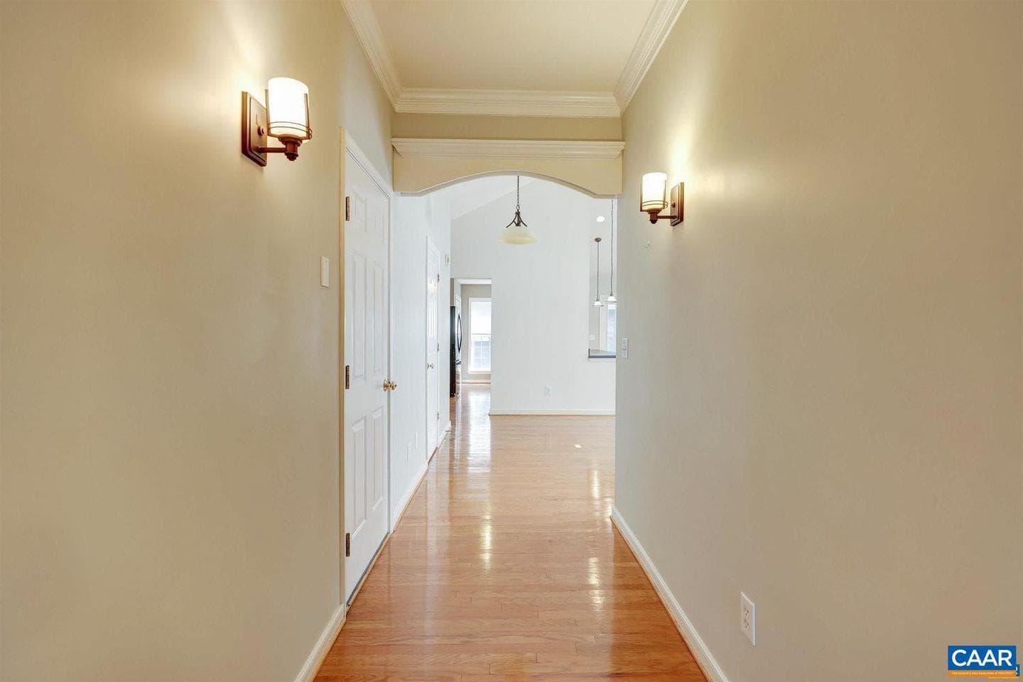 685 Courtyard Ct photo 34
