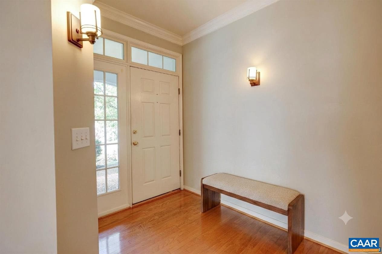 685 Courtyard Ct photo 7