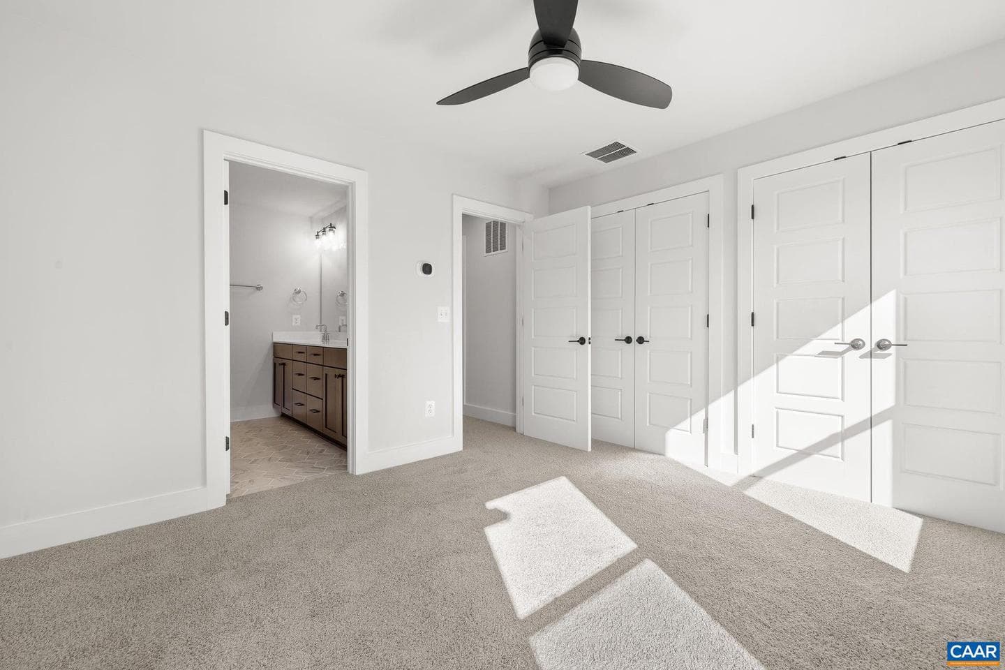 302 Flint Dr photo 17