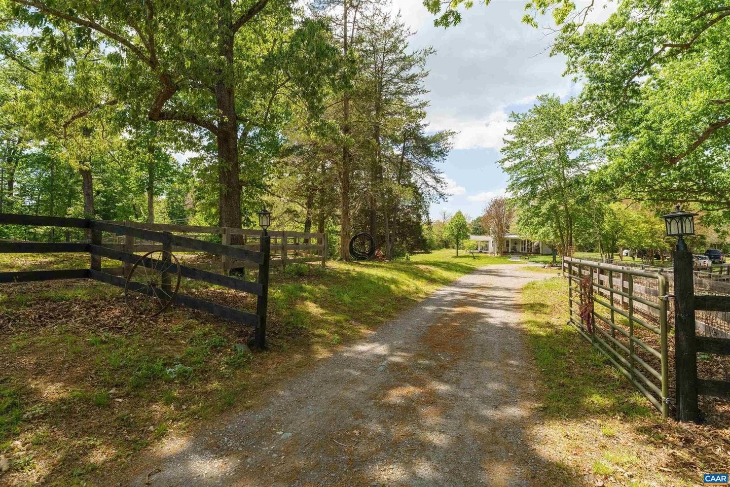 418 James River Rd, Scottsville