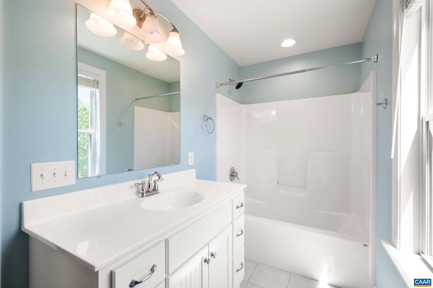 233 Huntley Ave photo 14