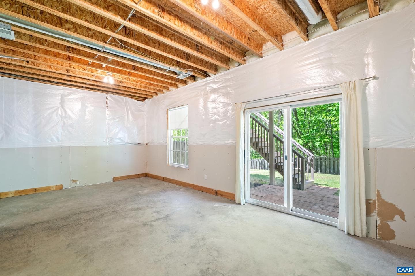 233 Huntley Ave photo 24