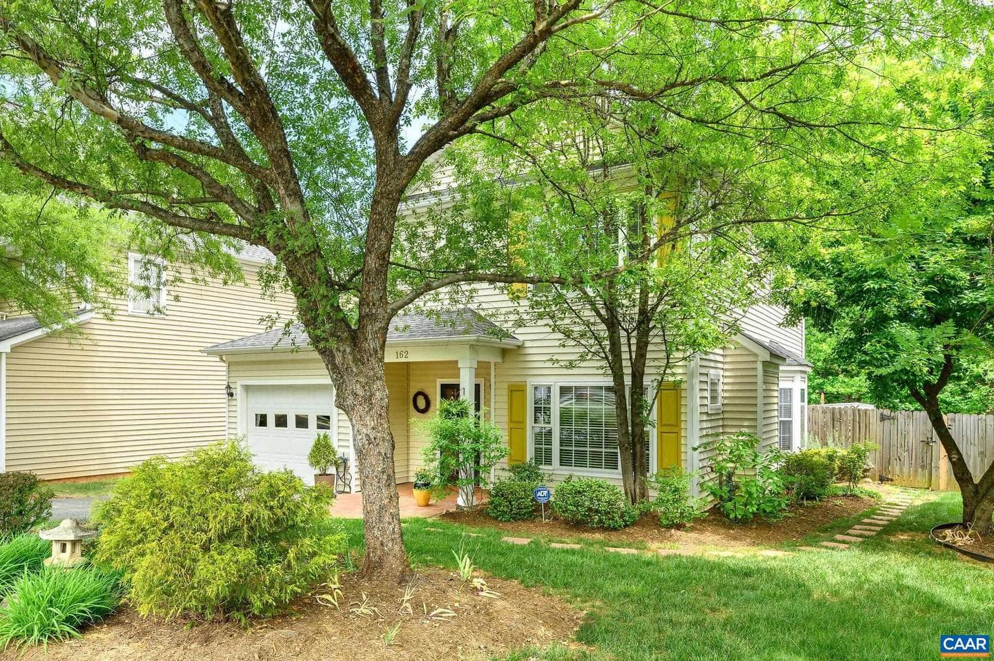 162 Burnet St photo 33