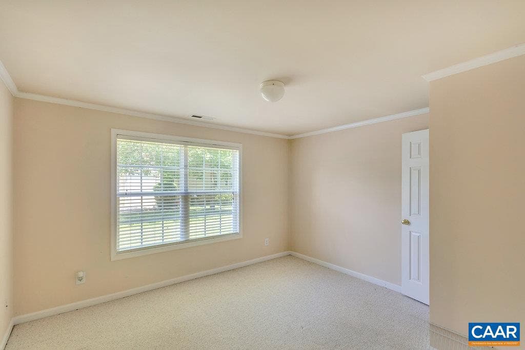 315 Pleasant Pl photo 15