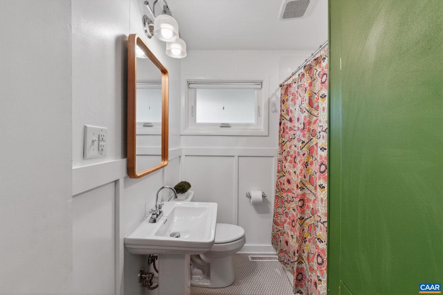 1408 Baker St photo 16