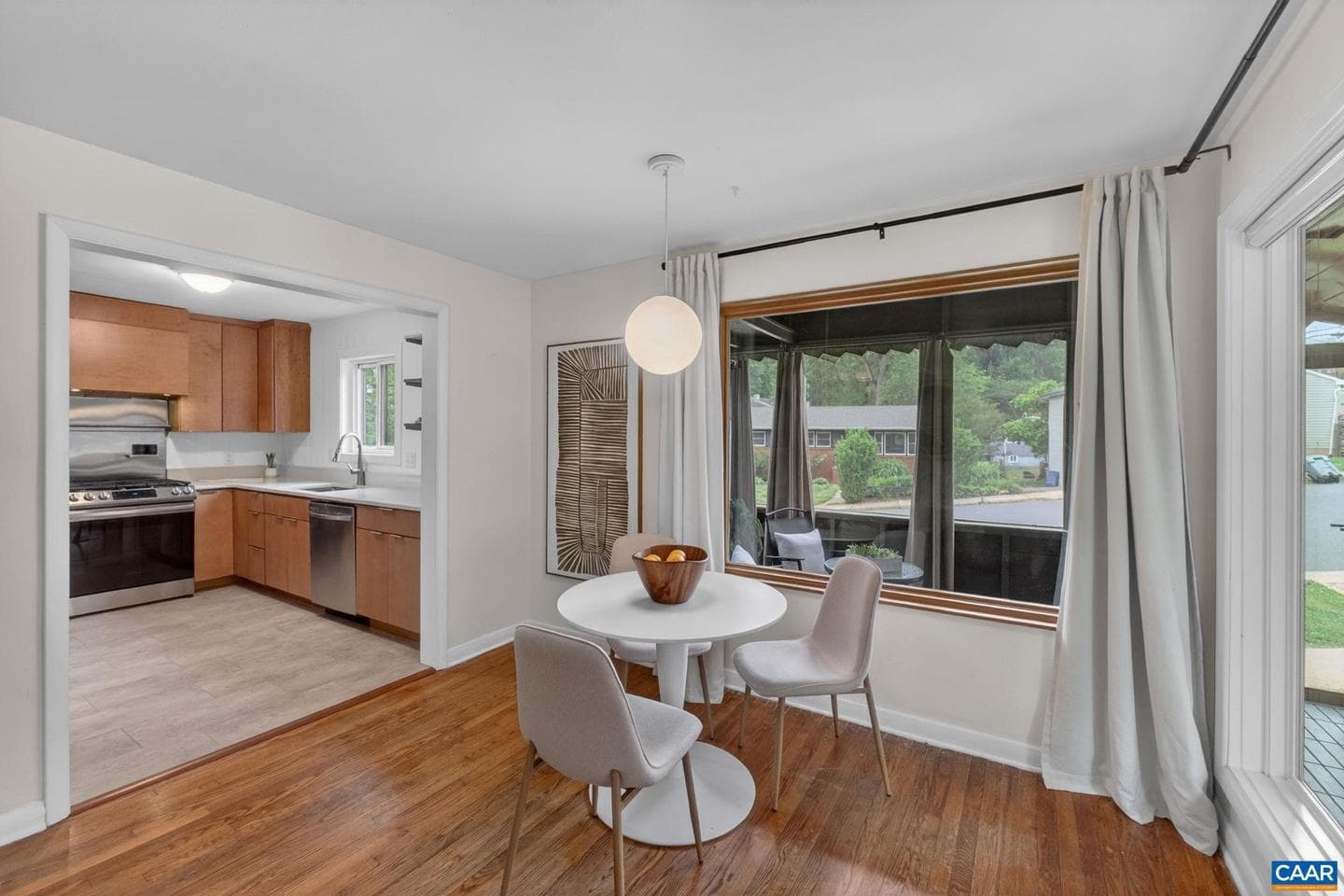 1408 Baker St photo 4