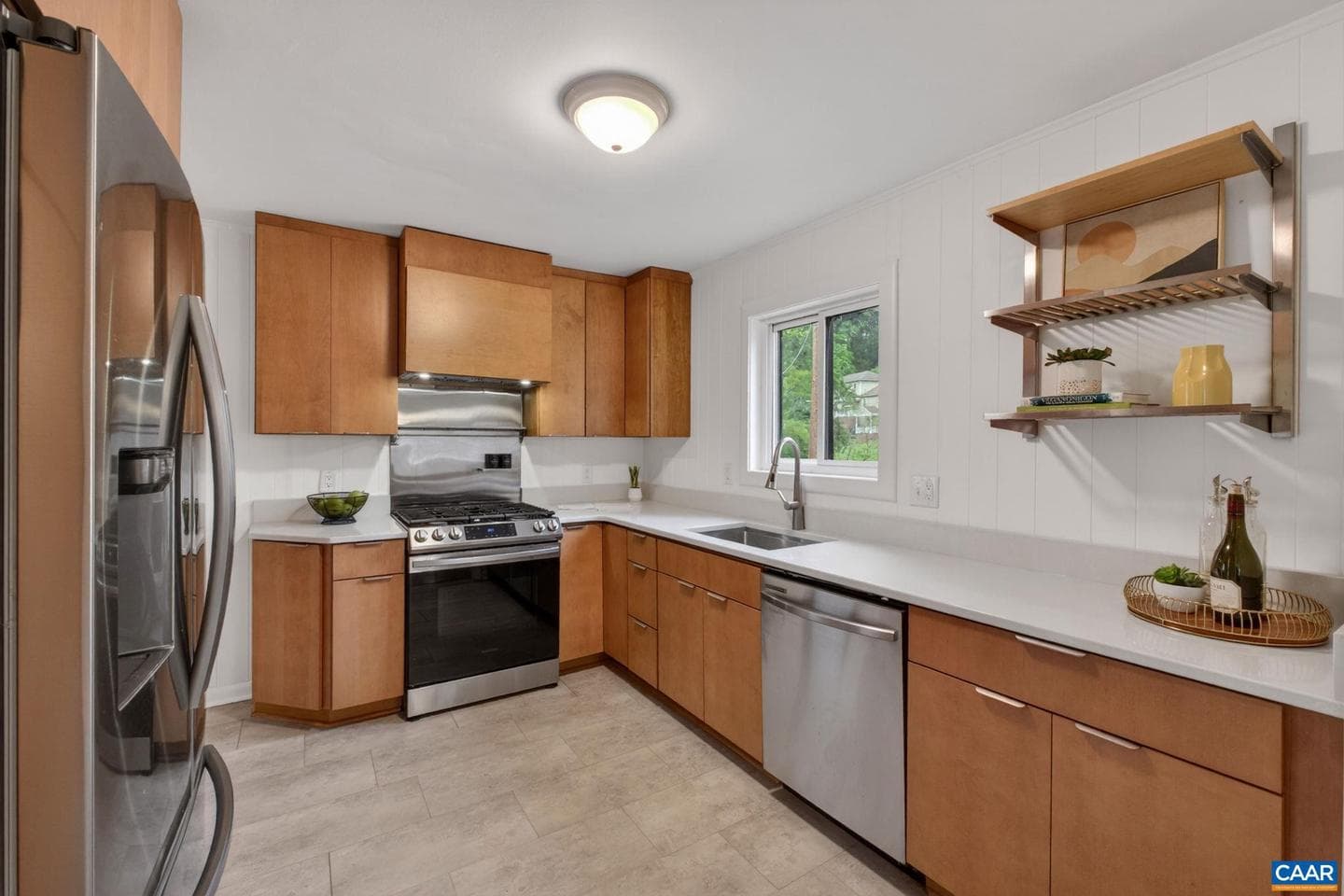 1408 Baker St photo 9