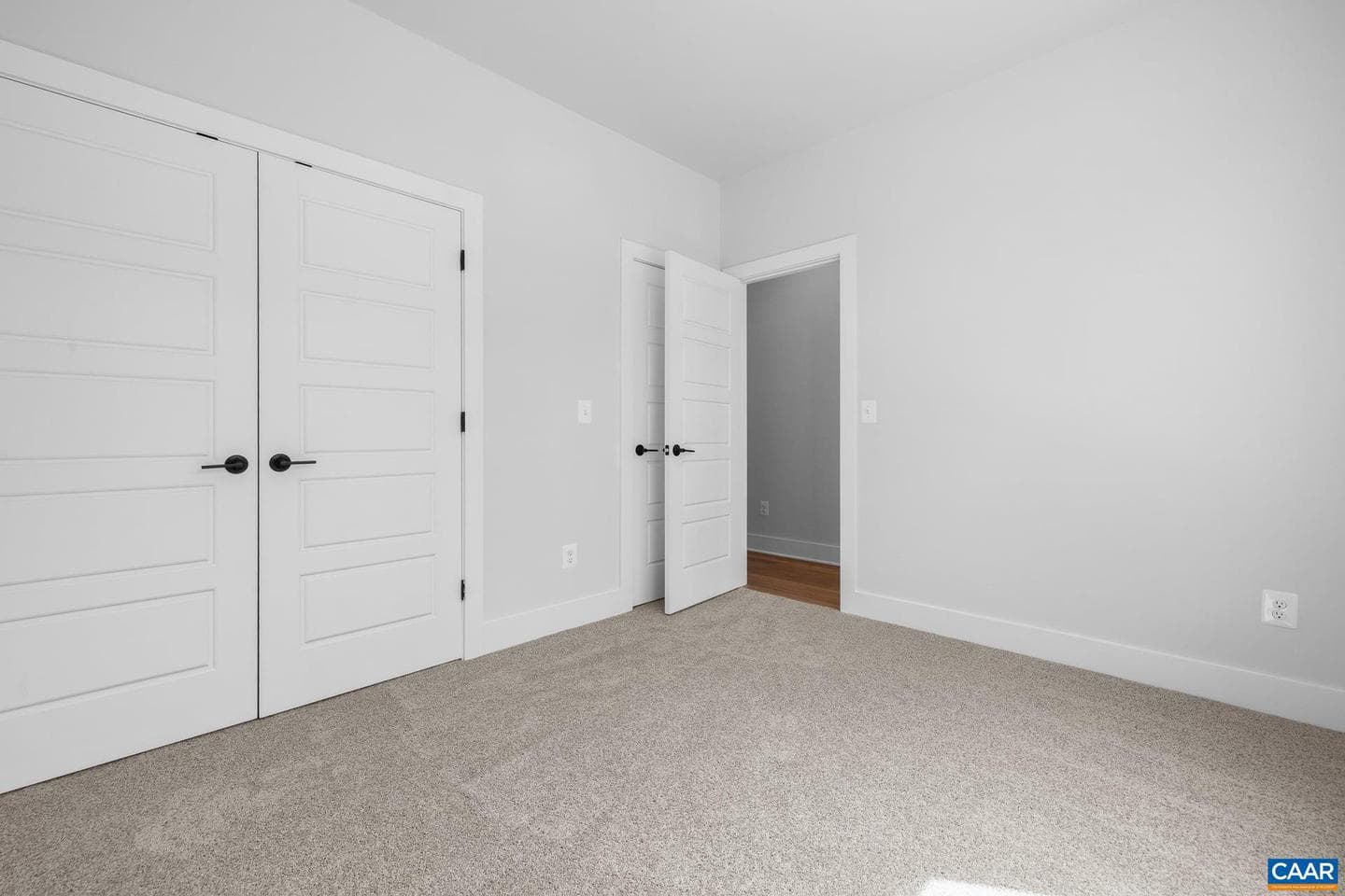 5434 Golf Dr photo 6