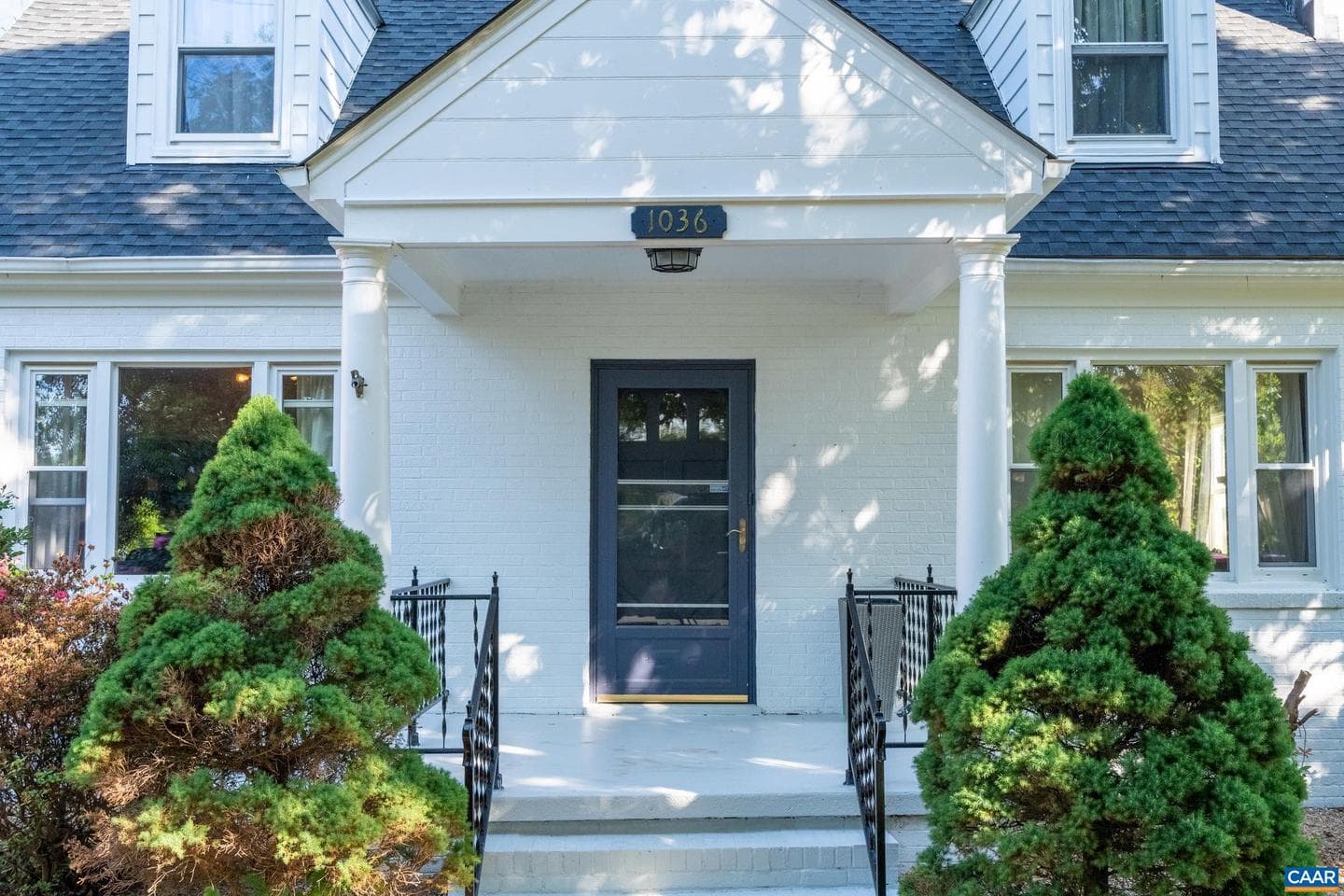 1036 Locust Ave photo 3