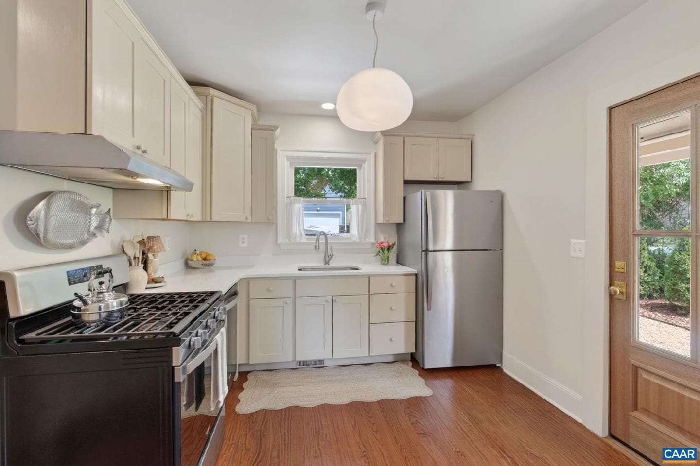 607 Monticello Ave photo 9