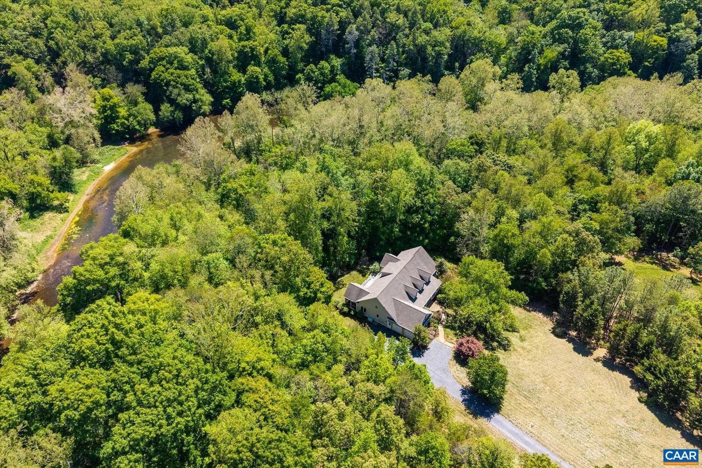 1698 Broken Island Rd, Palmyra