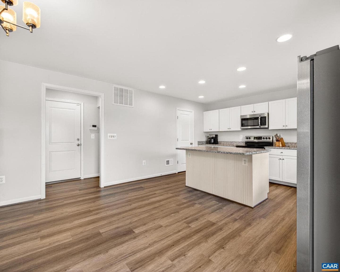 100 Vine St photo 9