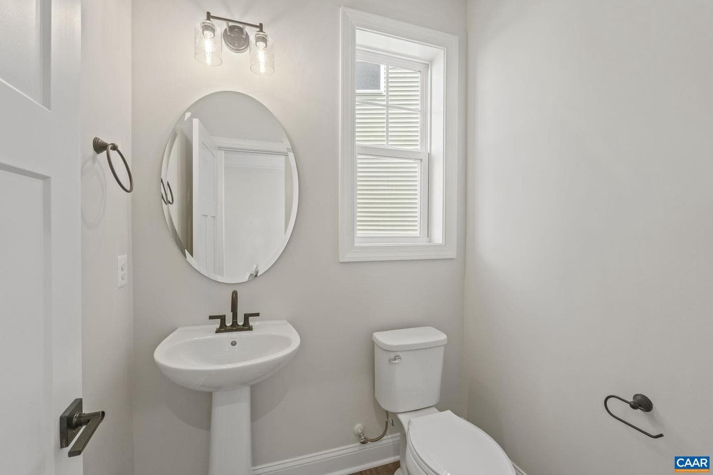 305 Sunbird Ln photo 11