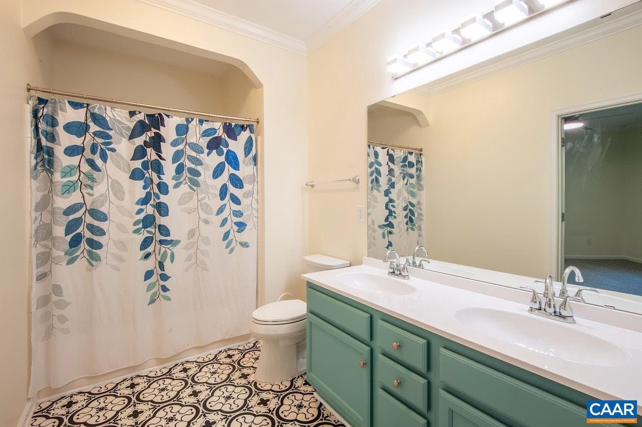 270 Riverbend Dr #1c photo 23