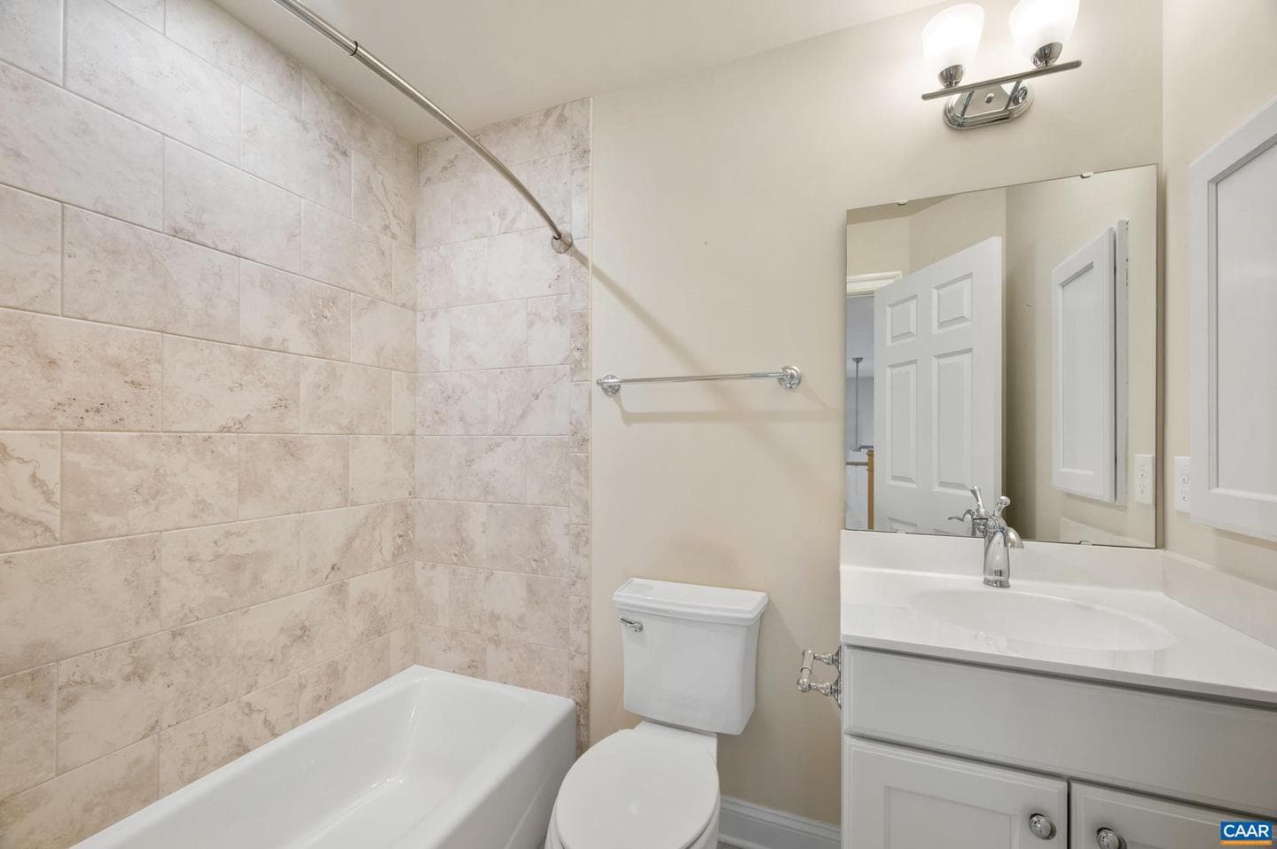 744 Highgate Row photo 19