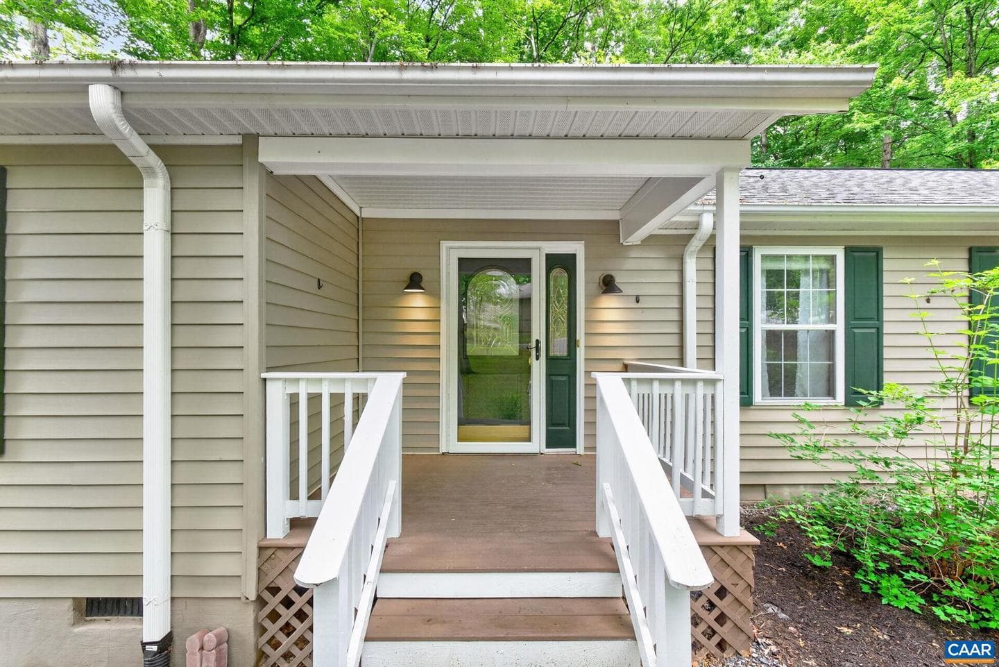 75 Riverside Dr photo 4