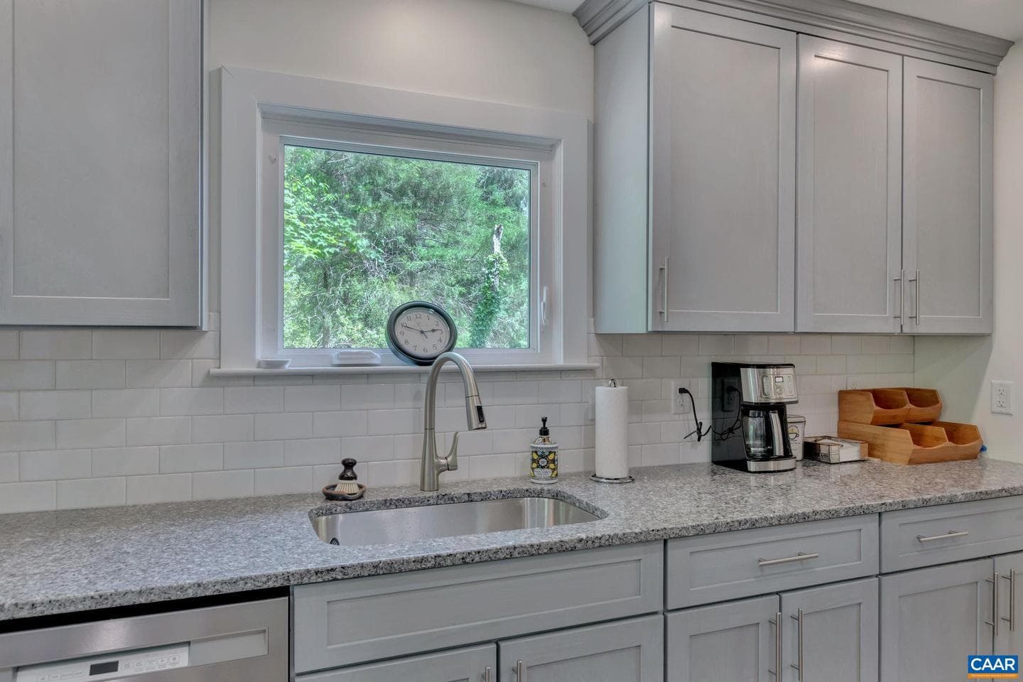 4362 Ivy Rd photo 11