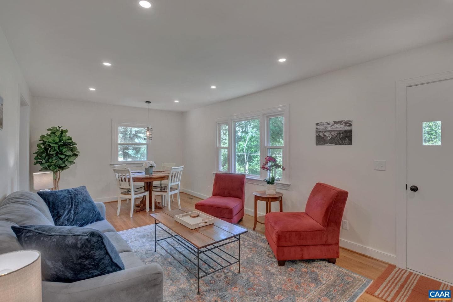 4362 Ivy Rd photo 4