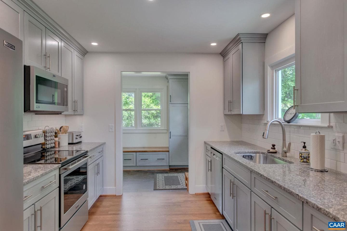 4362 Ivy Rd photo 8