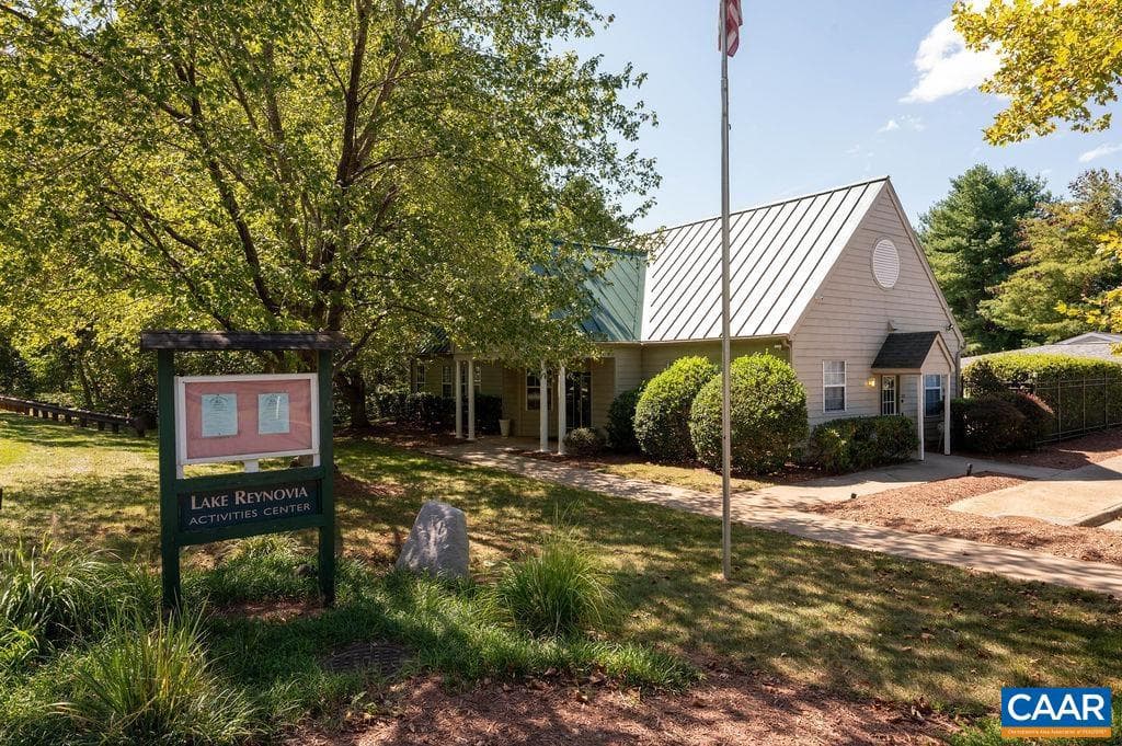 121 Sundrops Ct photo 22