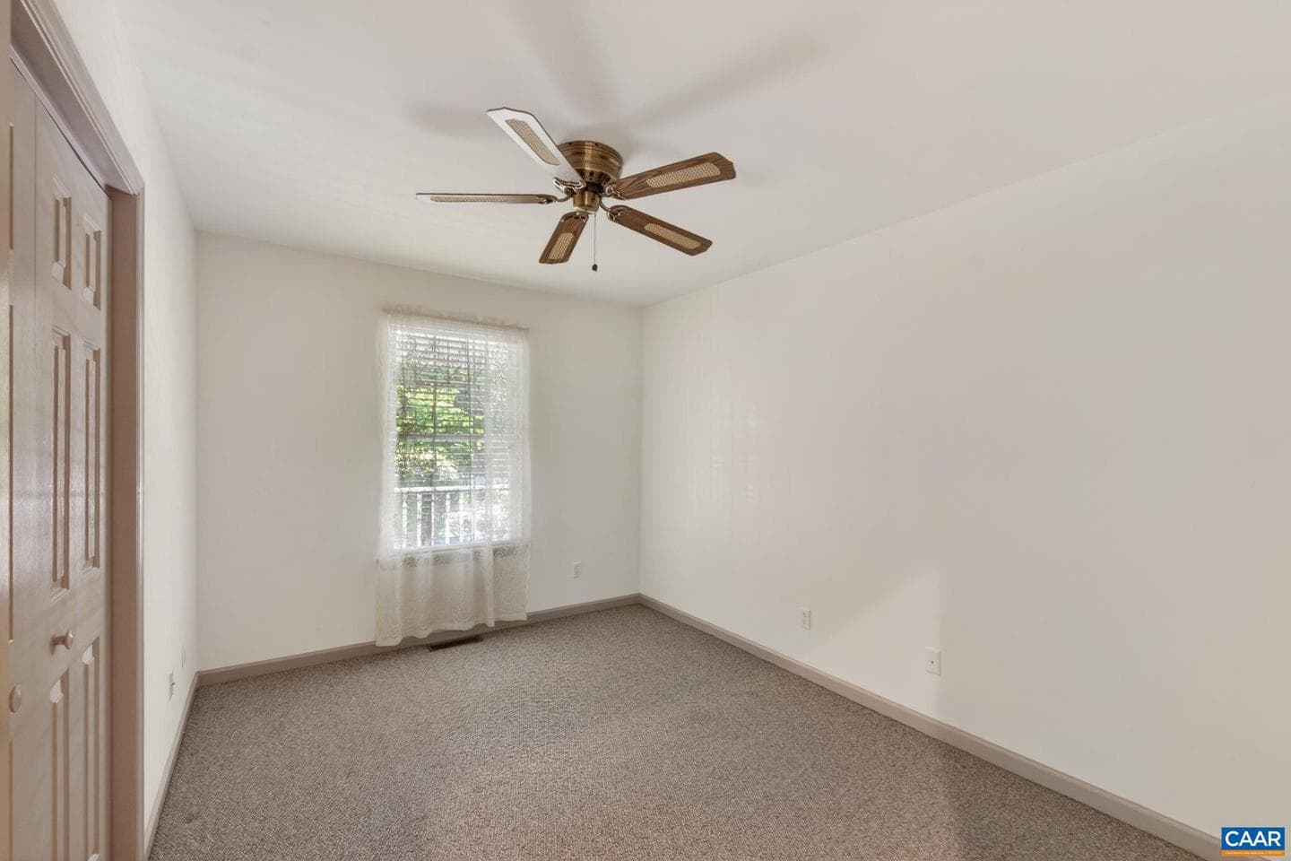 339 Jefferson Dr photo 25