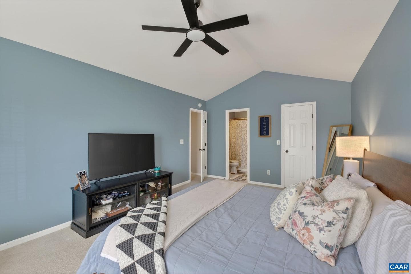 1557 Primrose Ln photo 19