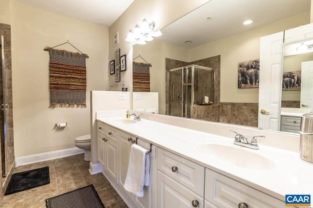 1051 Glenwood Station Ln #104 photo 24