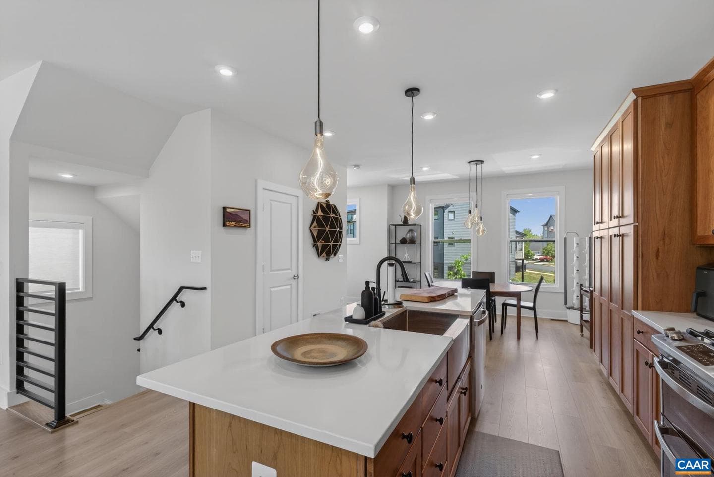 2264 Fowler Cir photo 13