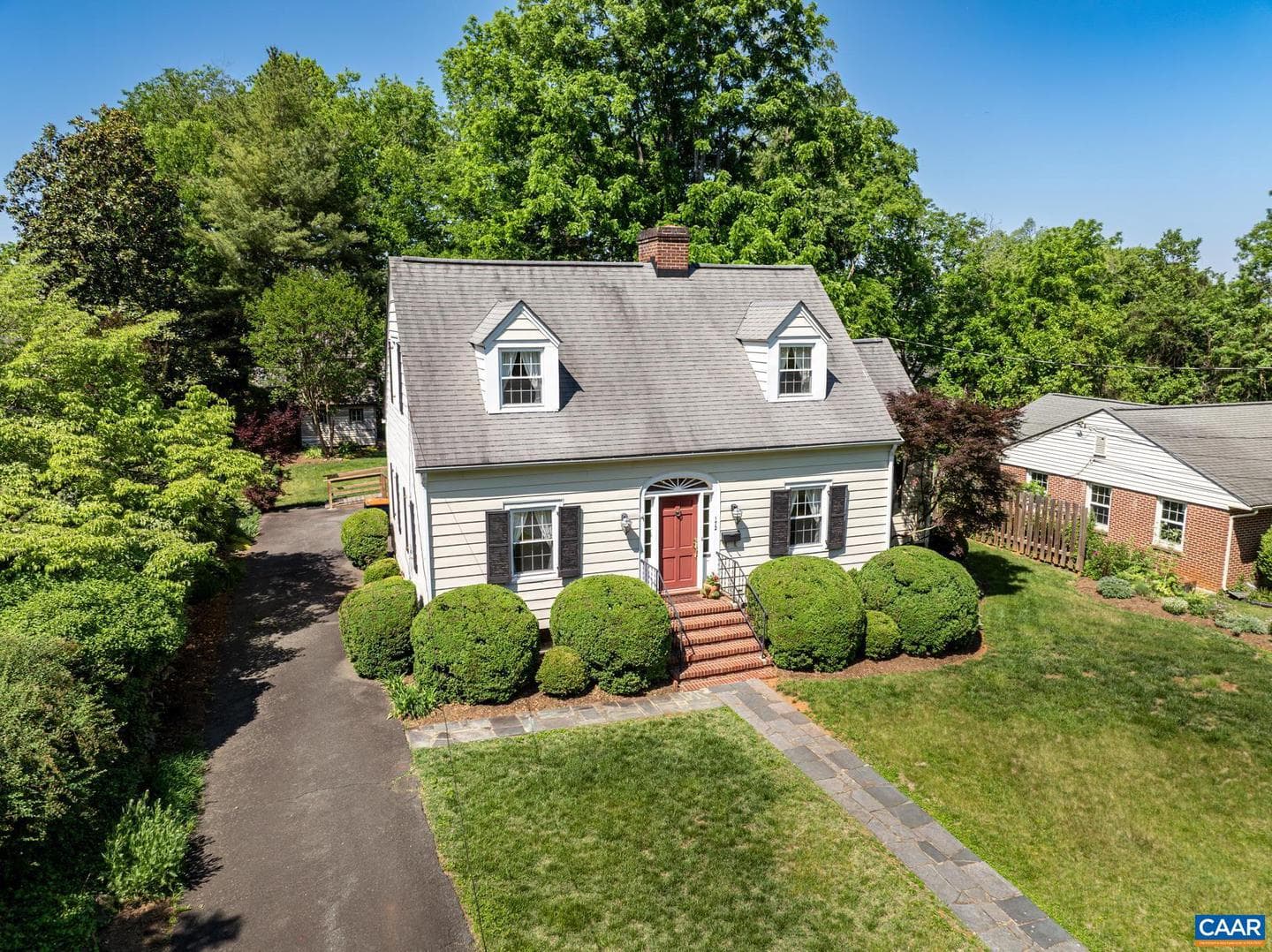 172 Landon Ln, Orange