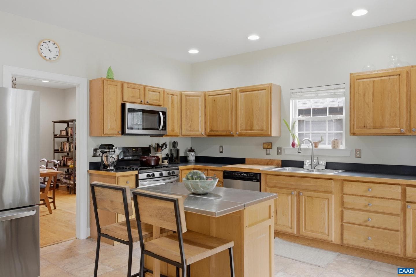 1112 Avon St photo 7